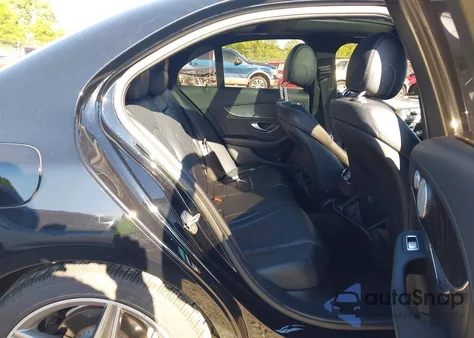 2015 Mercedes-Benz C 300 4Matic/Luxury 4Matic/Sport 4Matic from USA, damaged, VIN 55SWF4KB5FU015388